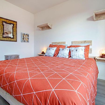 Beautiful And Spacious Holiday Home With P Tanque Court And Countryside Views Somme-Leuze Exterior photo
