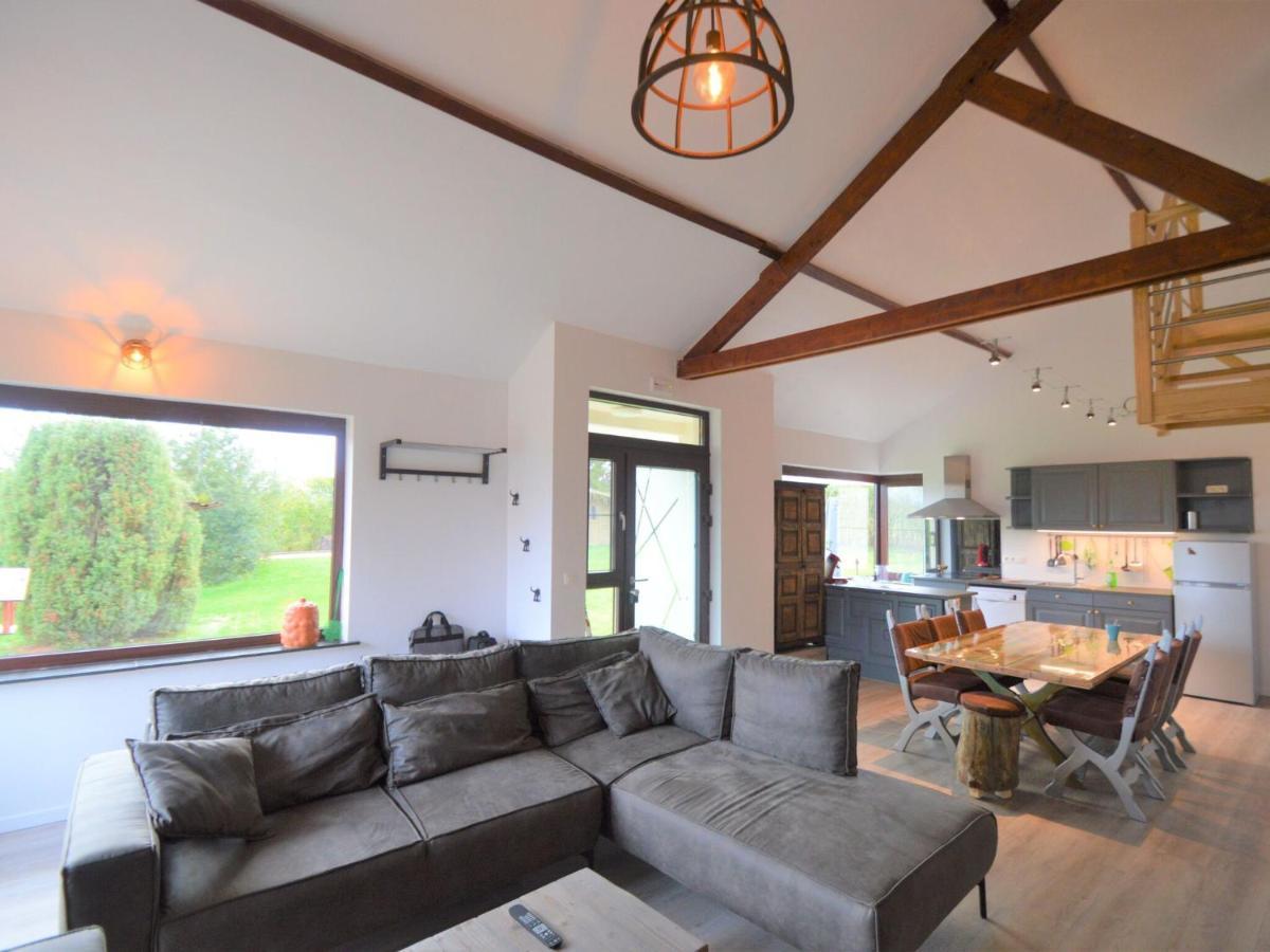 Beautiful And Spacious Holiday Home With P Tanque Court And Countryside Views Somme-Leuze Exterior photo